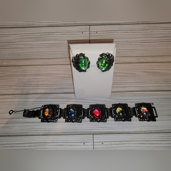 K9 Vintage Clip-on Earrings & Bracelet Set - Picture 1 of 3